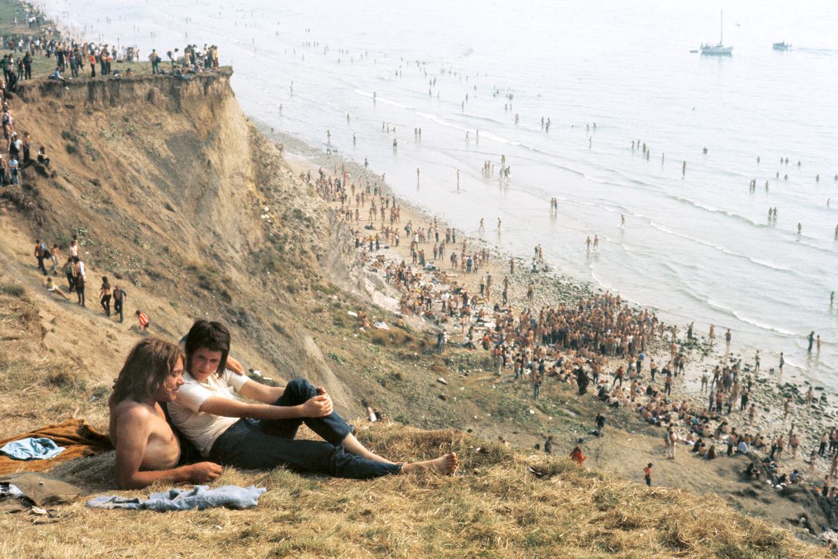 GB. ENGLAND. Isle of Wight Festival. Pop concert. The nearby beach scene. 1969.