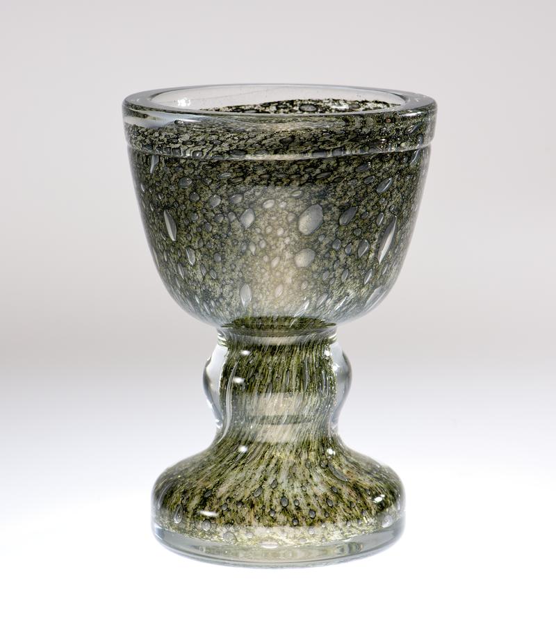 Cup, standing
