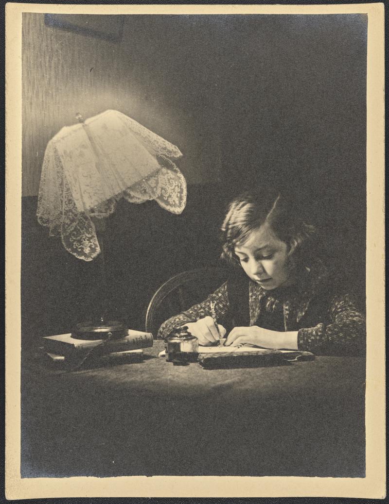 Betty at Homework, Ystrad