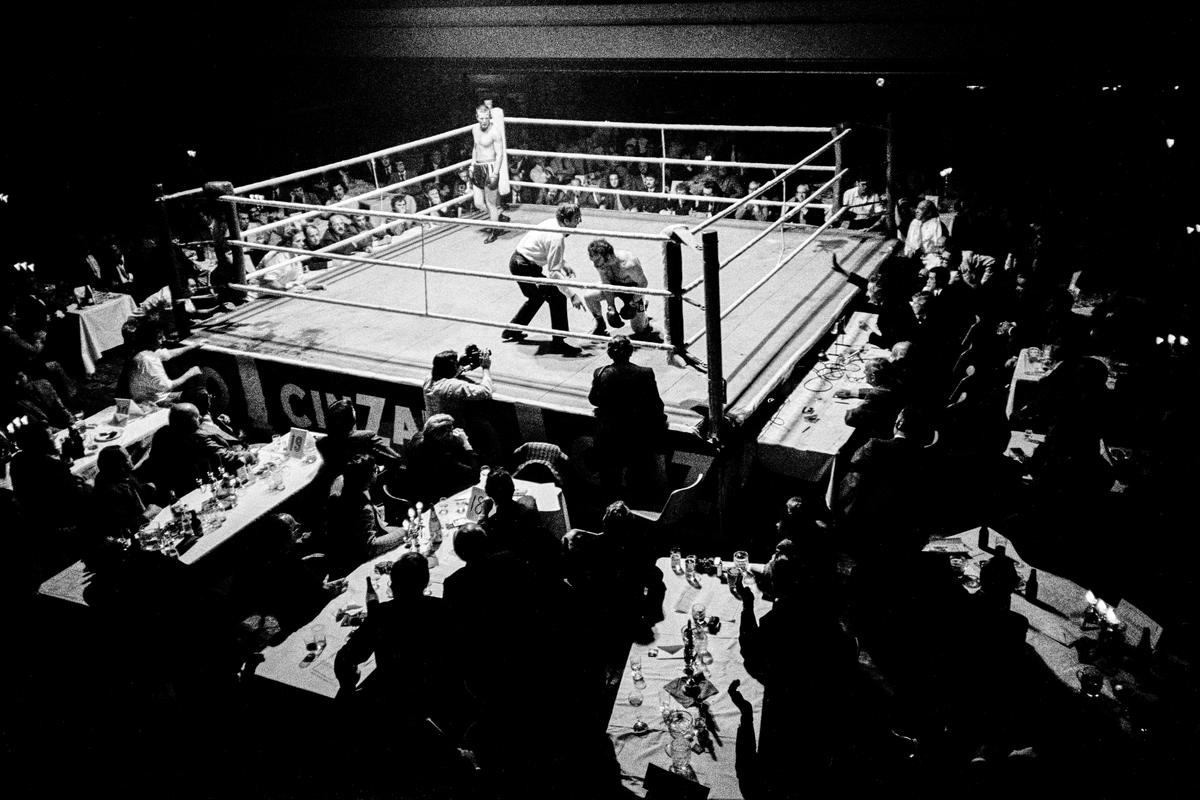 GB. WALES. Swansea. Private dinner boxing. Top Rank Suite. 1973.