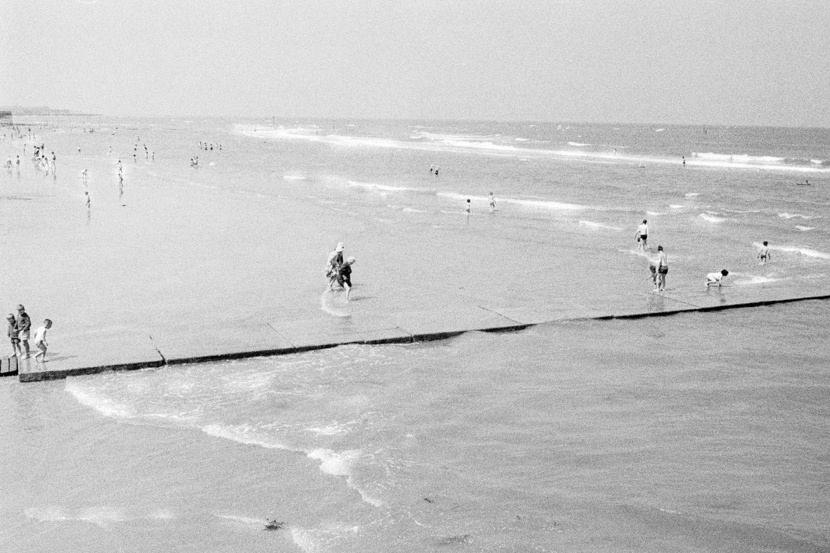 GB. ENGLAND. Herne Bay. Working class holiday resort mainly for London holidaymakers. 1963.