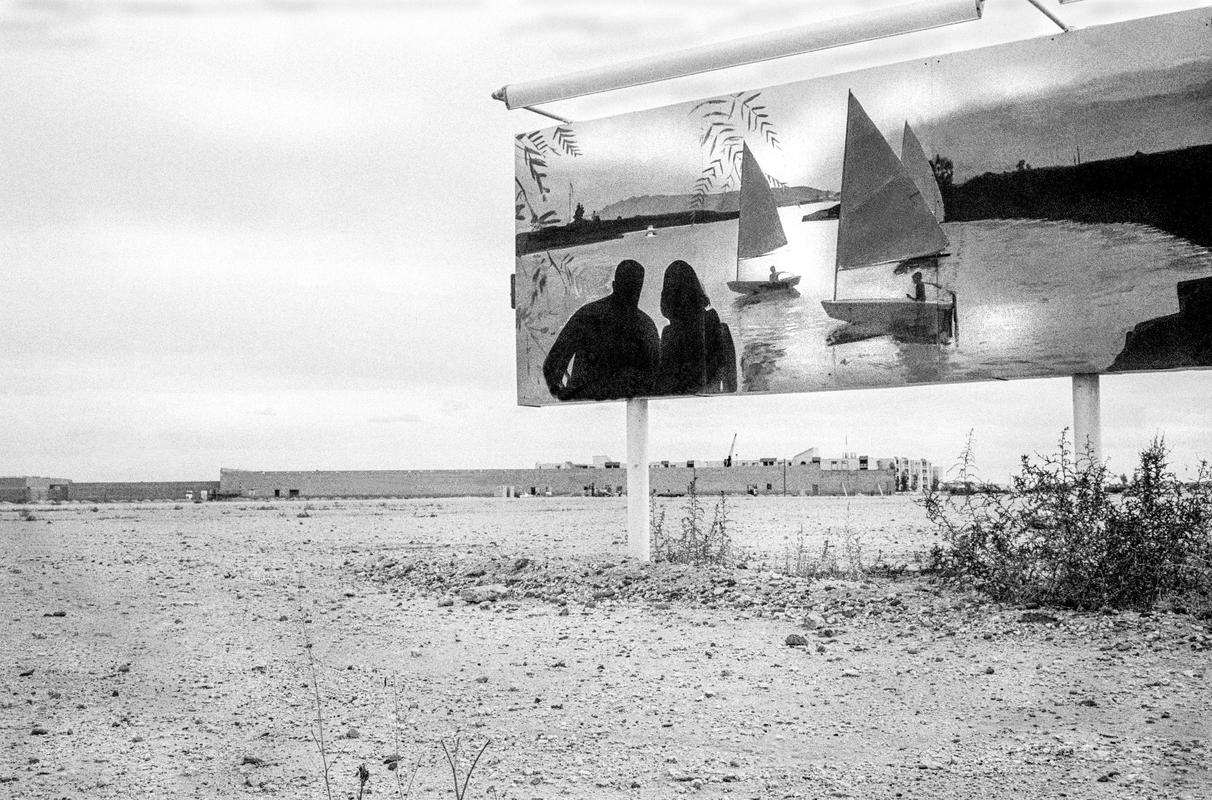 USA. ARIZONA. Phoenix. Building a new part of Phoenix. Despite being mainly desert, Arizona has more boats per head of population than virtually any other State. 1978.