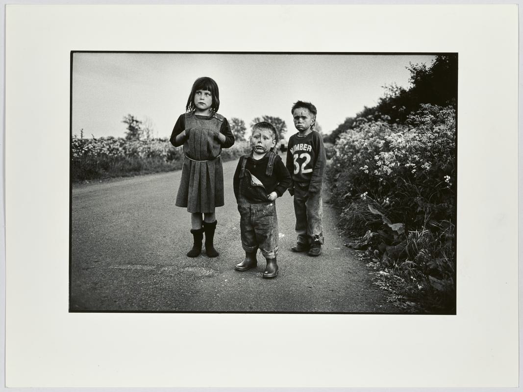 Children travelling with the &#039;convo&#039;, Somerset