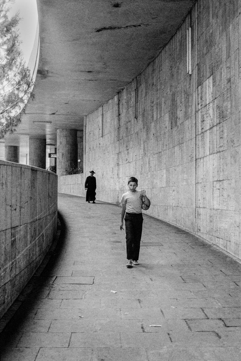 ITALY. Sicily. Taormina. Walkway. 1964.
