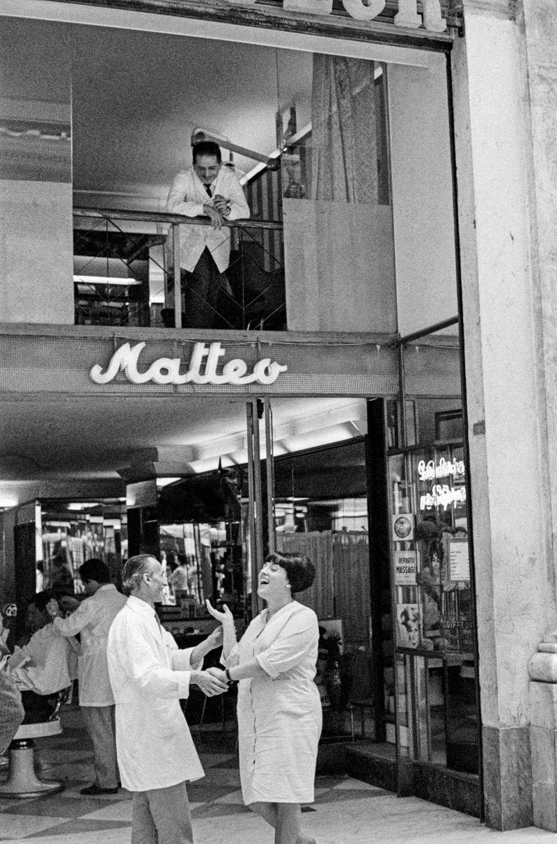 ITALY. Naples. A hairdressers. 1964.