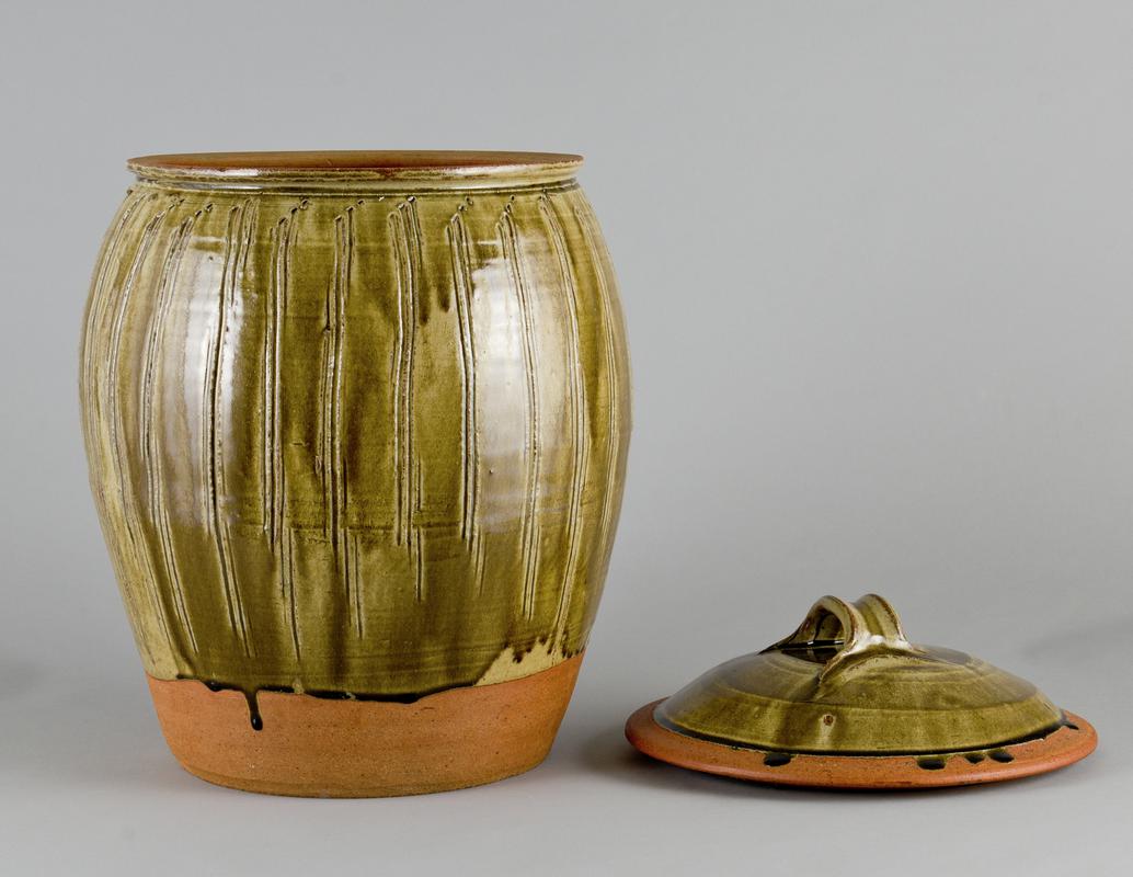 Covered jar