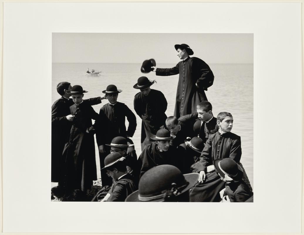 Seminarists by the sea, Naples