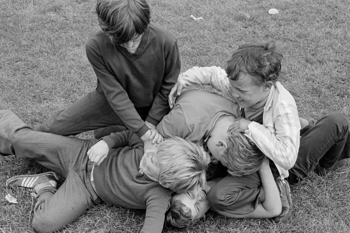 GB. WALES. Tonapandy. Children at play. 1978.