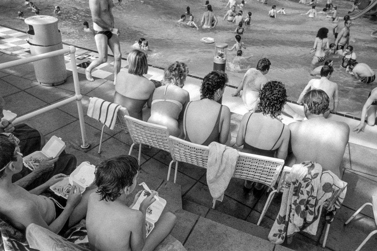 GB. WALES. Rhyl. The Sun Centre. A hugh artificial environment built to couneract the potential bad weather of North Wales. A diet of something and chips. 1986.