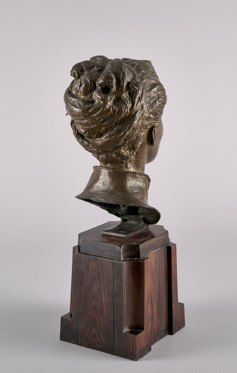 The sculptor's wife, Lady Goscombe John (1863-1923)