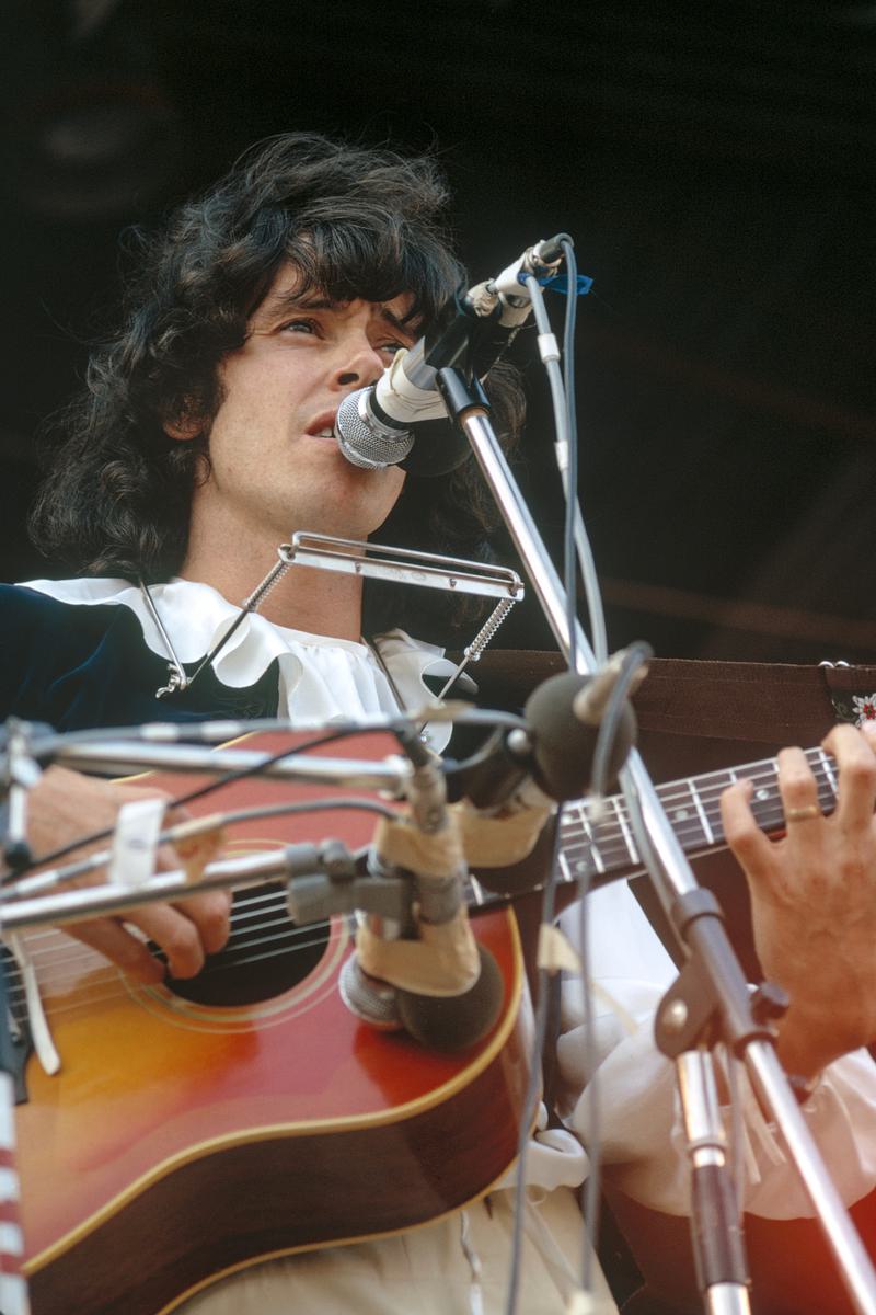 GB. ENGLAND. Isle of Wight Festival. Donovan. 1969.