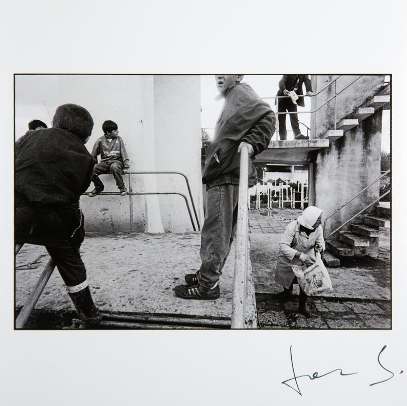 ALBANIA. Tirana. 1999. Kosovar refugees in the swimming pool refugee camp.