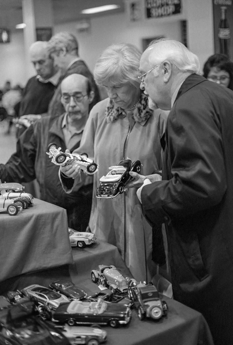 GB. WALES. Cardiff. International arena. Antique Fair. 1998.