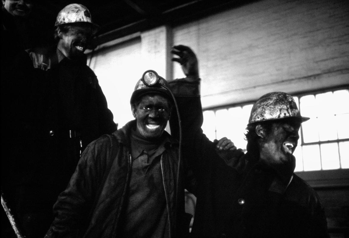 GB. WALES. Rhondda Valley. Miners at the end of their shift. 1972